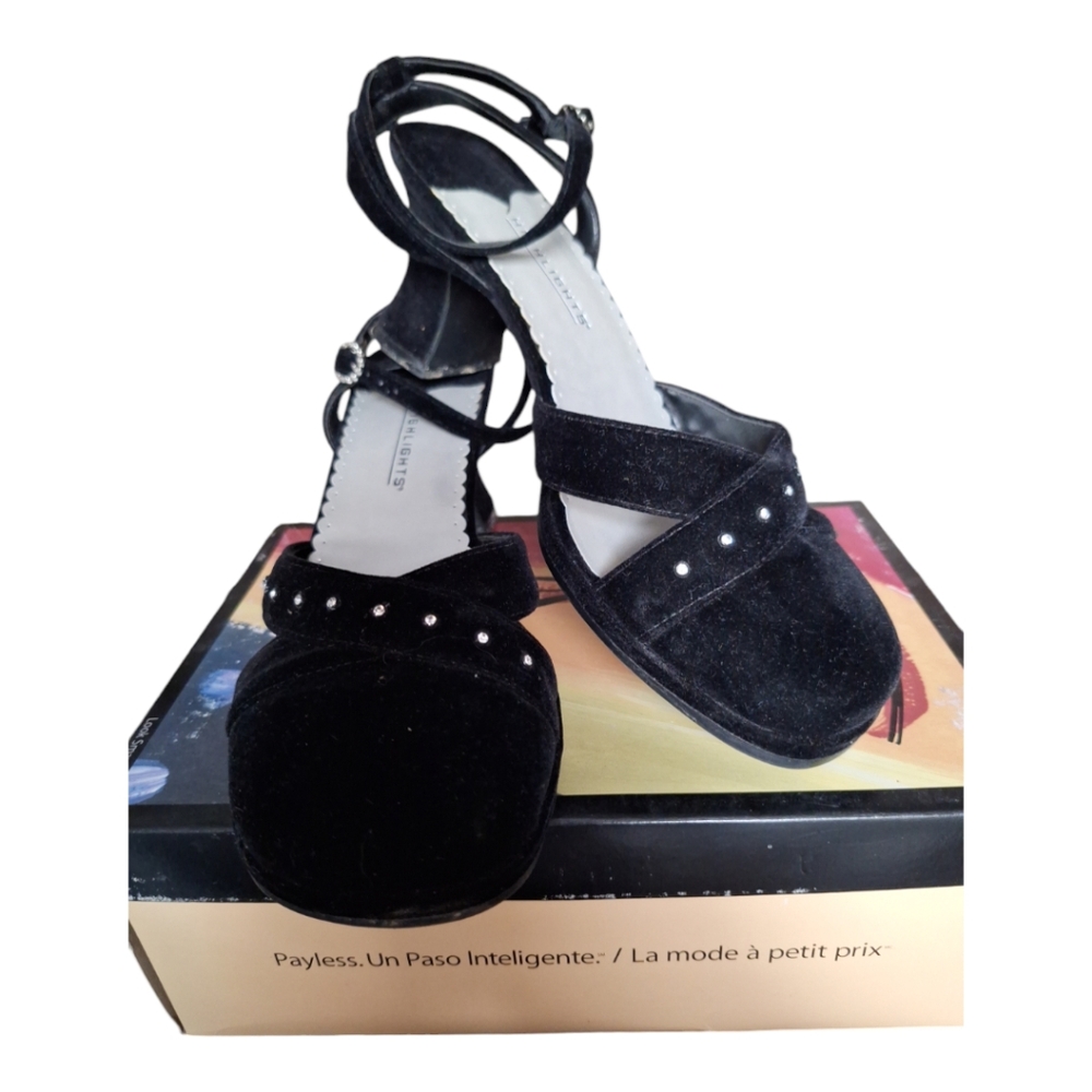 Highlights Black Velvet Babydoll 1990s Chunky Heels Sz 8W - Original Box